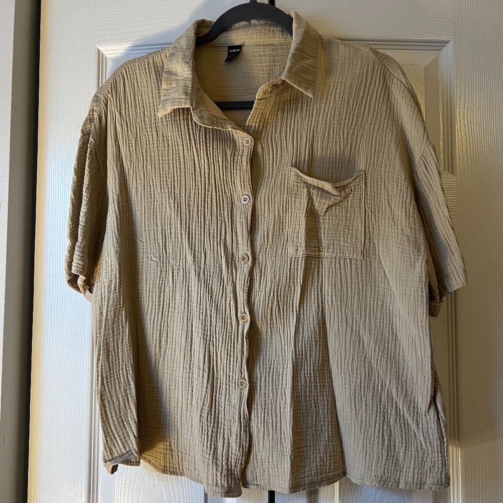 Tan Button Down Short Sleeve Blouse | Size L